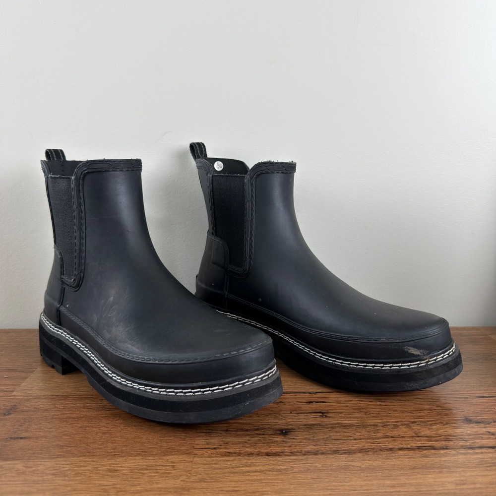 Hunter Refined Stitch Detail Chelsea Boots Black Rubber Womens 9 Lug Sole